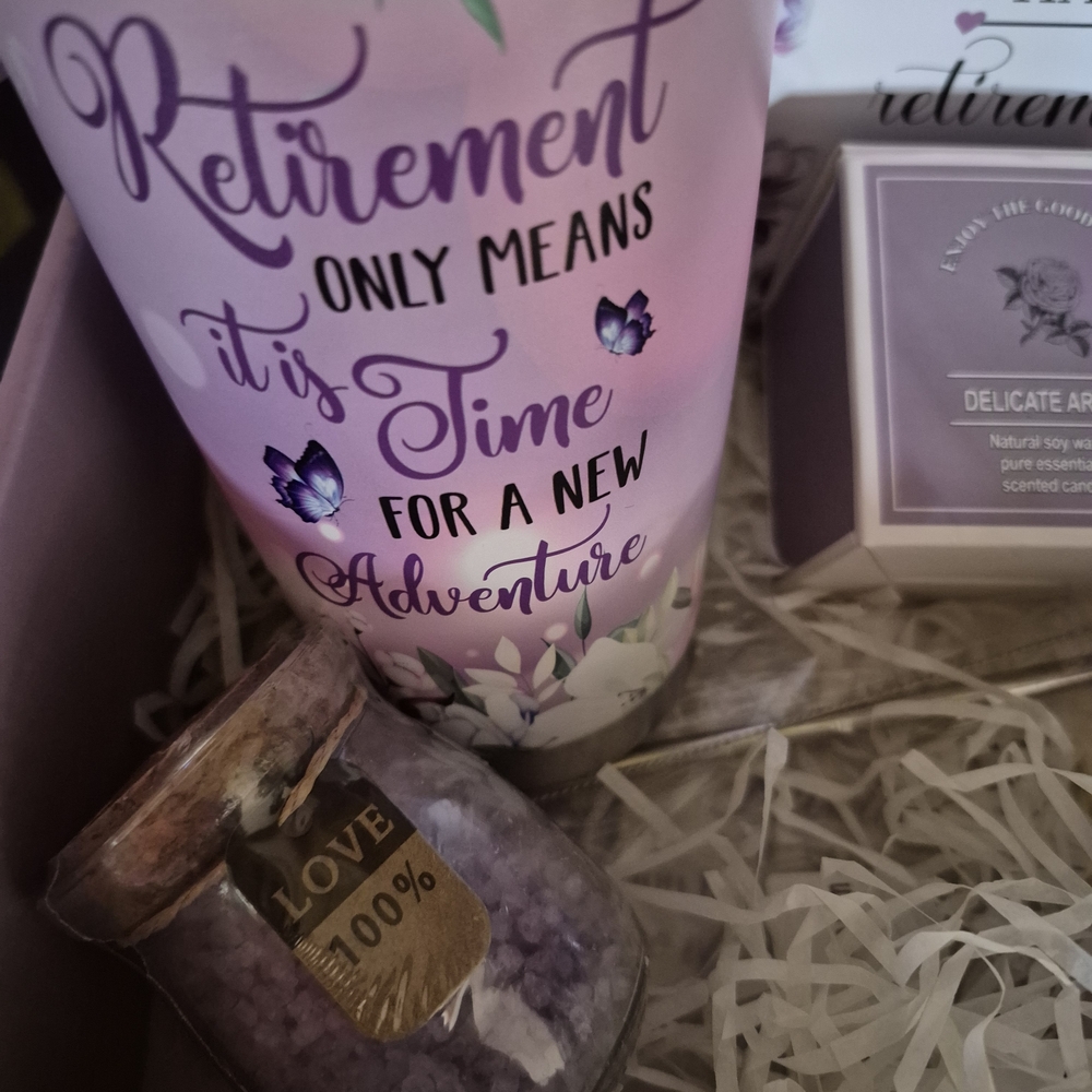 NIB Boutique Retirement Gift Set